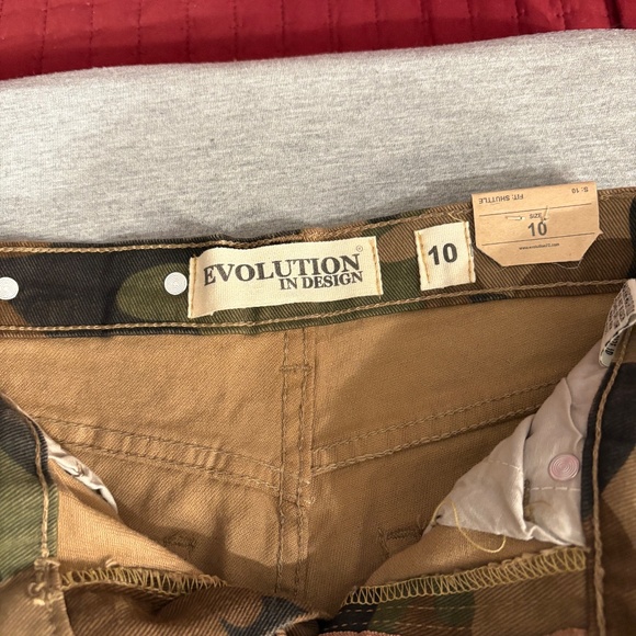 Evolution In Design Pants - Picture 4 of 10